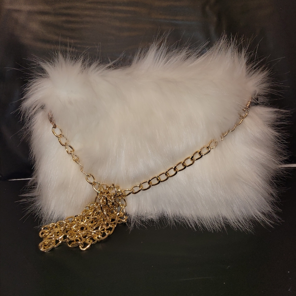 Plush Crossbody Fur Chain Shoulder Bag White